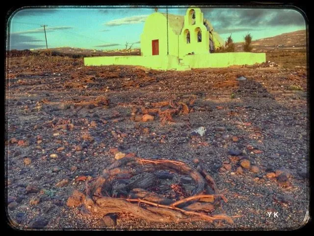 Acroterra: The new Thymiopoulos and Chryssos project in Santorini