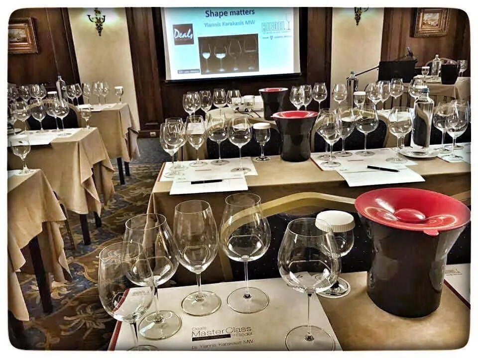 Ποιο είναι το σωστό ποτήρι κρασιού;