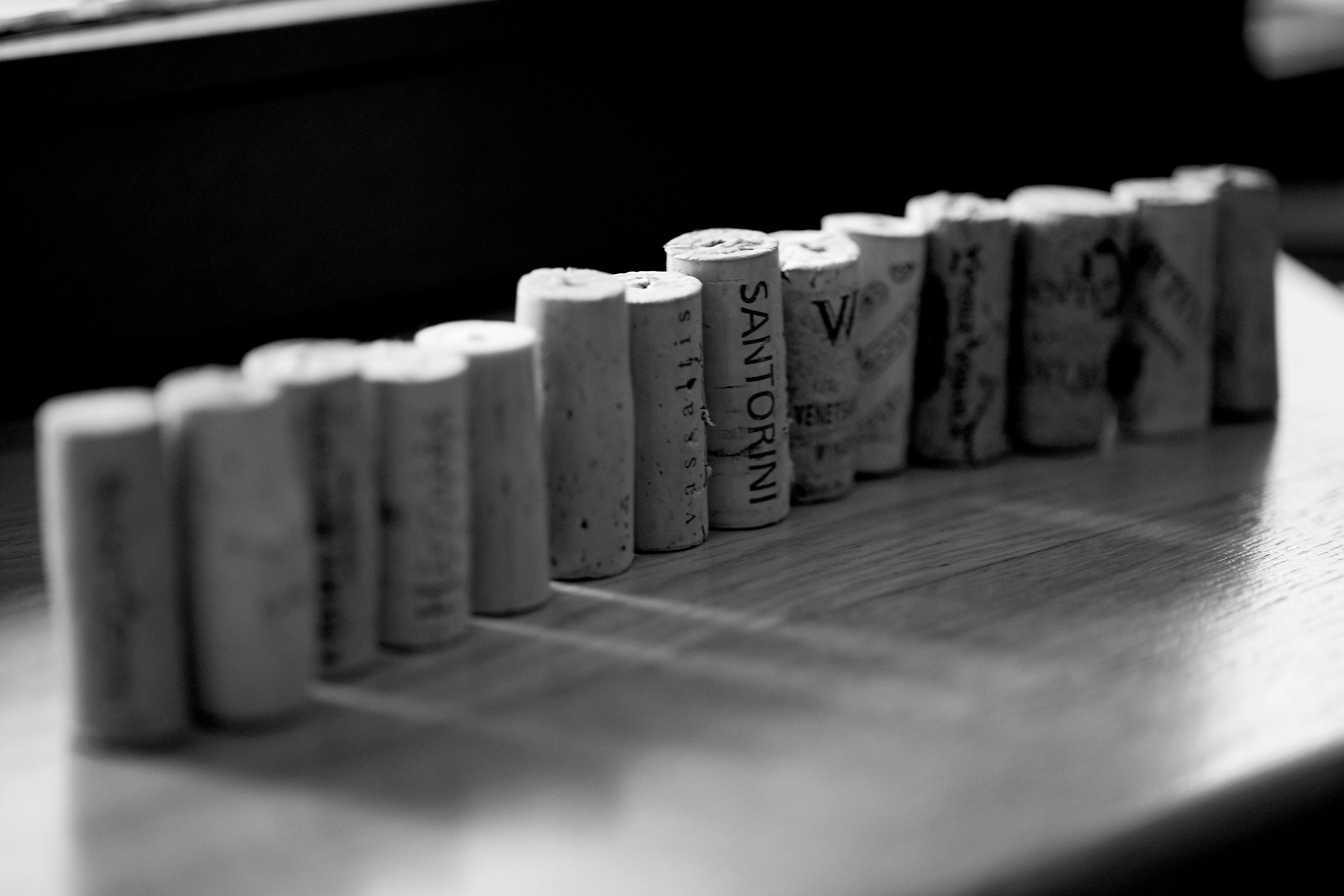 How Santorini ages: The oxidation game